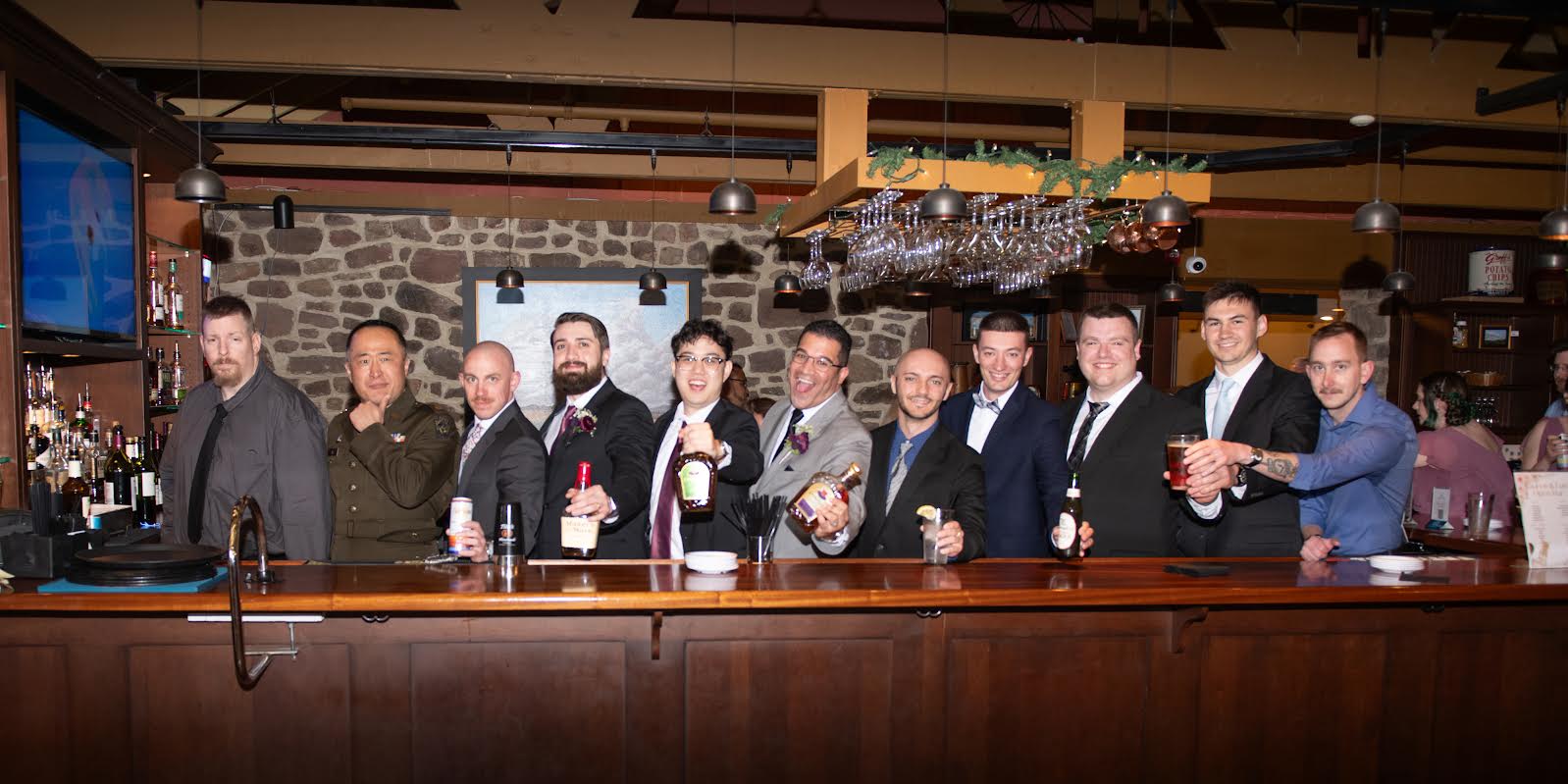 Rustic Wedding Décor Ideas That Shine at Spring Hollow